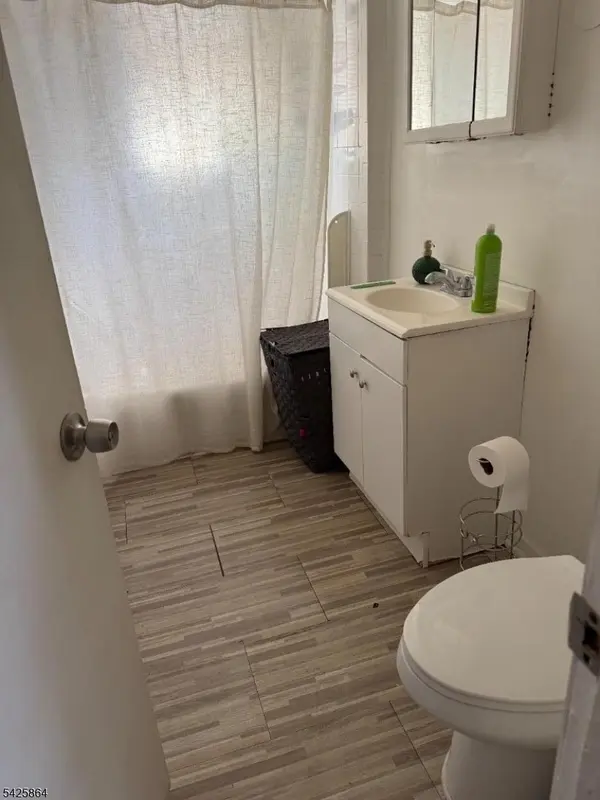520 E 24Th St #3, Paterson City, NJ 07514