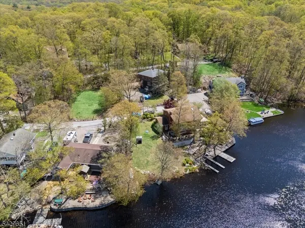 137 S Shore Rd, Byram Twp., NJ 07821