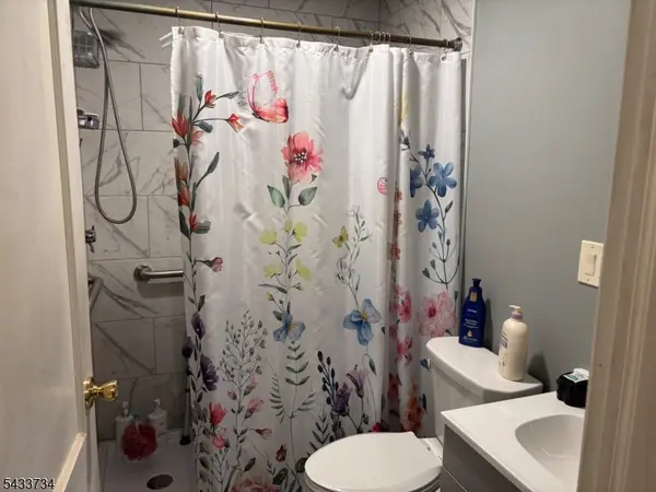 33 Longview Ave, Randolph Twp., NJ 07869