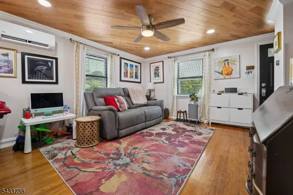 371 Raleigh Rd, Rahway City, NJ 07065