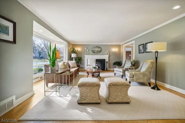 71 Whiteoak Dr, South Orange Village Twp., NJ 07079