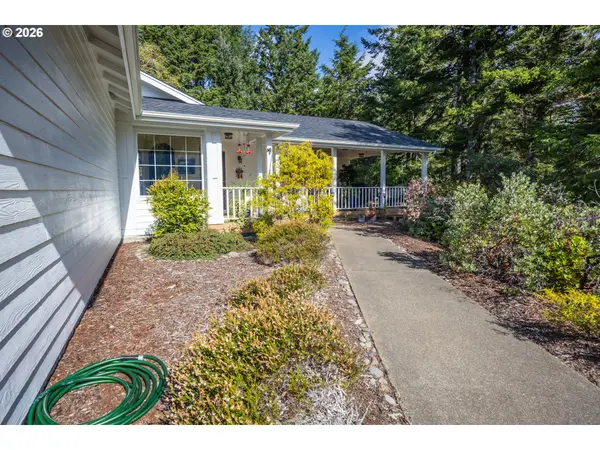 2193 13TH ST, Florence, OR 97439