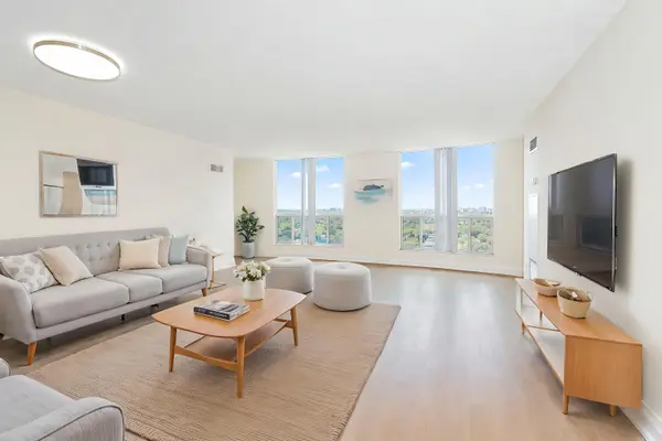 23 Lorraine DR #2105, Toronto C07, ON M2N 6Z6