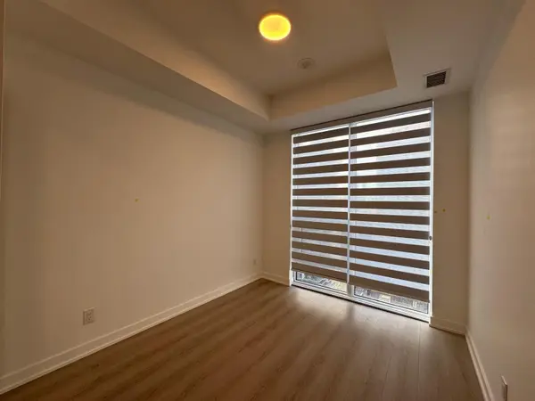 100 Queen ST E #2601, Toronto C08, ON M5C 0B5