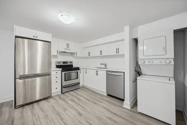 84 Taunton RD W #3, Oshawa, ON L1G 3T2