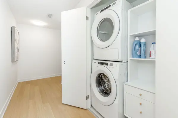 31 Huron ST #523, Collingwood, ON L9Y 5T7