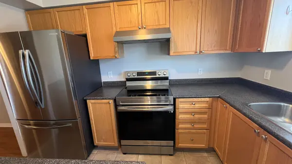 76 Commonwealth RD, Barrie, ON L4M 0C9
