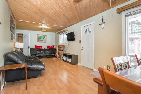 121 Maskinonge RD, Tay, ON L0K 2A0