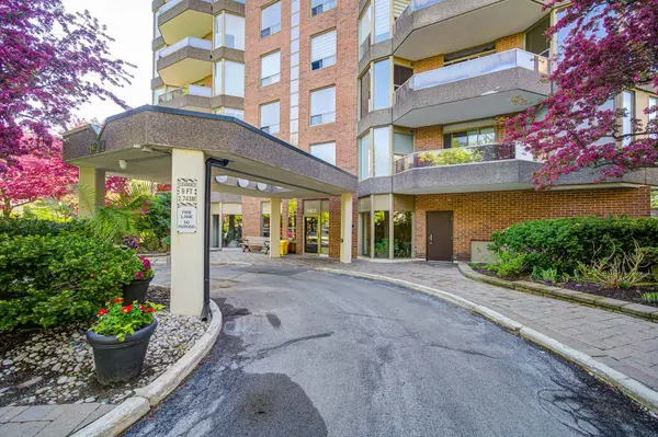 1903 Pilgrims WAY #803, Oakville, ON L6M 2X1