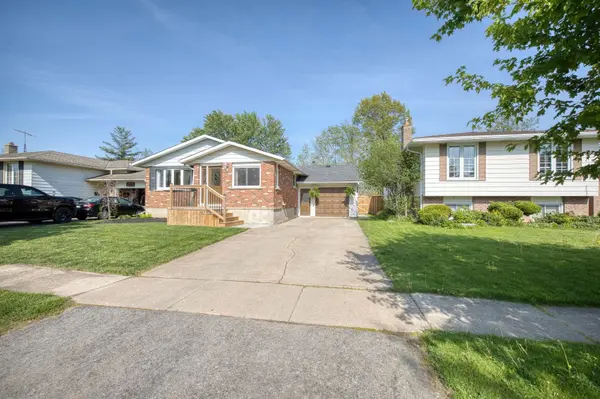 92 Royal Oak DR, Welland, ON L3C 5V9