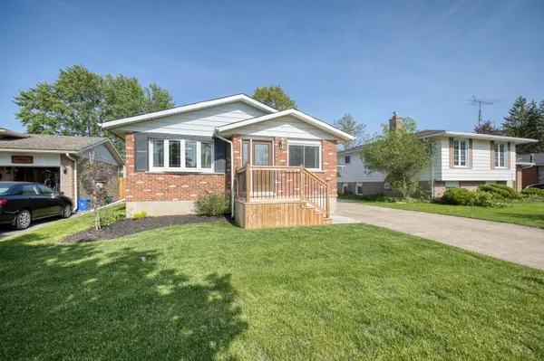 92 Royal Oak DR, Welland, ON L3C 5V9