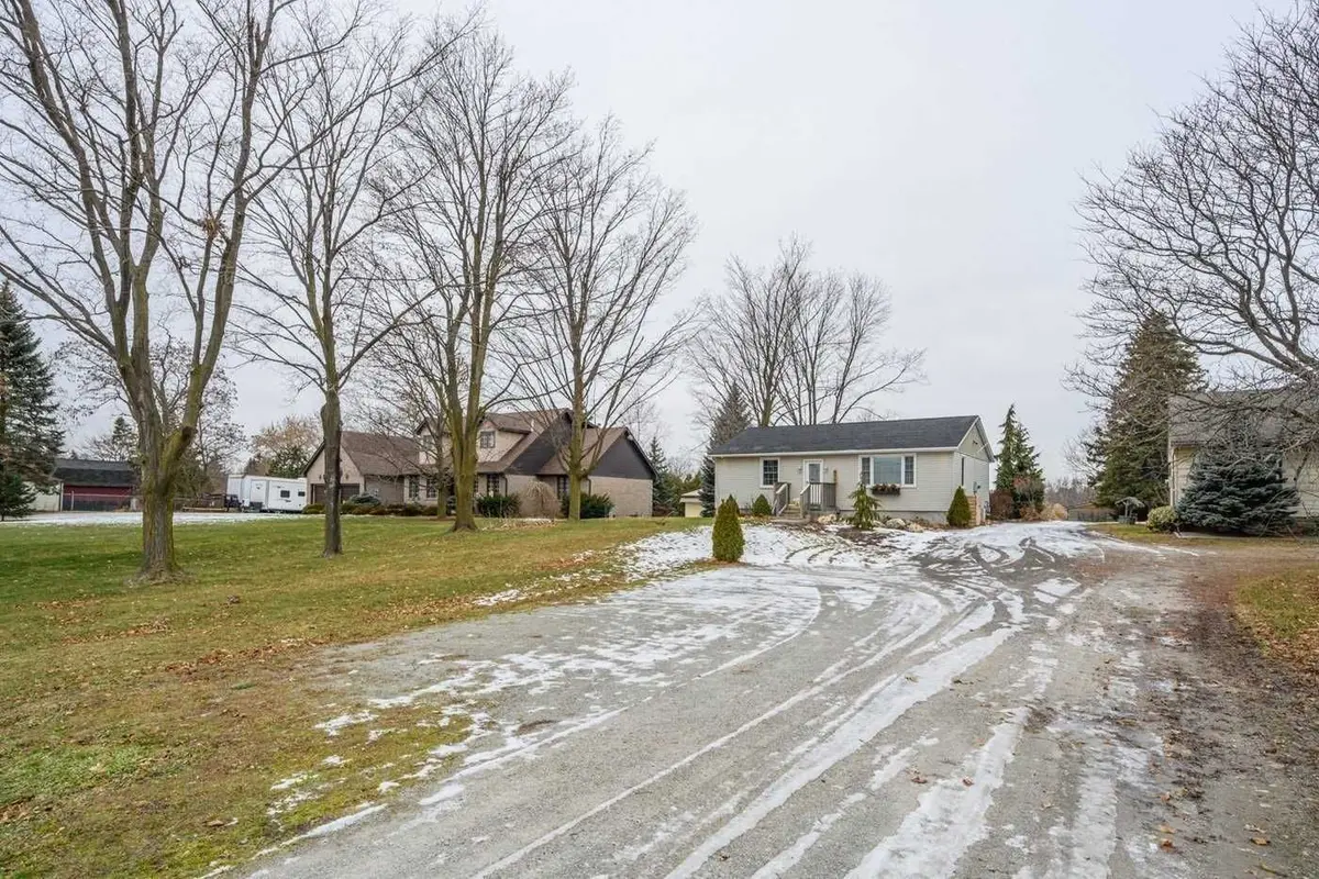 577 Dundas ST E, Hamilton, ON L7A 0K8