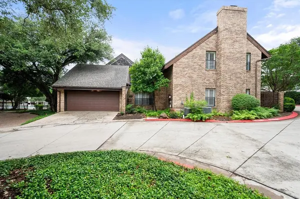4241 Clear Lake Circle, Fort Worth, TX 76109