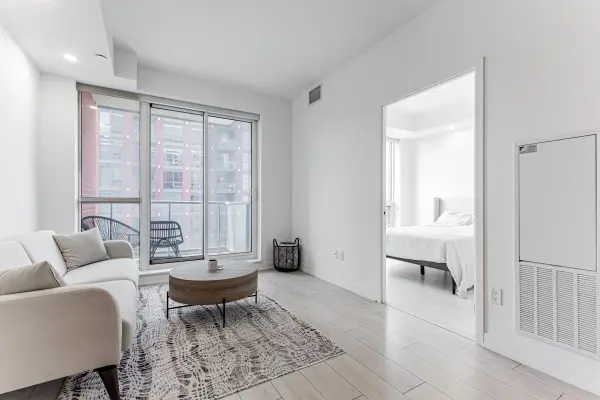 31 Tippett RD #1208, Toronto C06, ON M3H 0C8