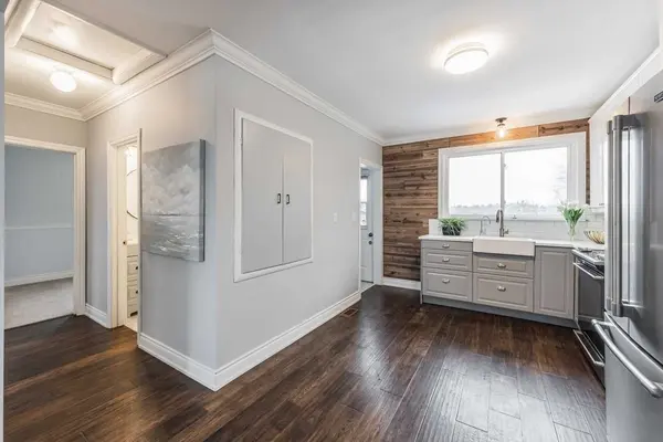 577 Dundas ST E, Hamilton, ON L7A 0K8
