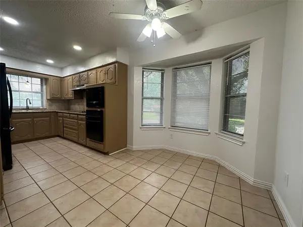 719 Athenia Way, Duncanville, TX 75137