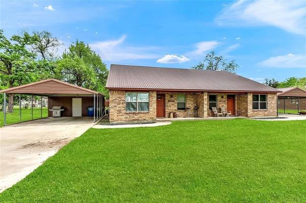 502 E Hughes Street, Collinsville, TX 76233