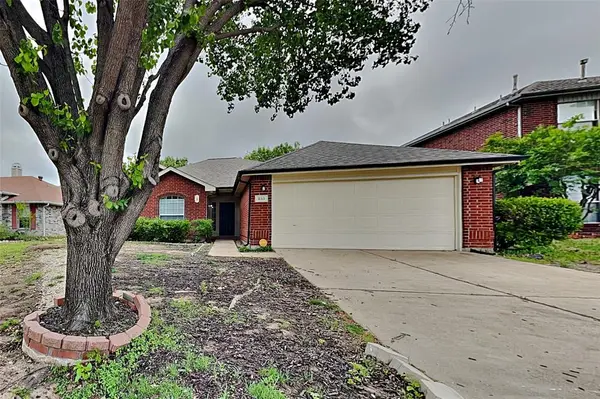 853 Atchison Drive, Saginaw, TX 76131