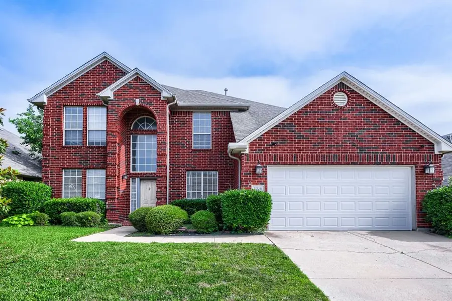 5216 Birch Grove Lane, Fort Worth, TX 76137