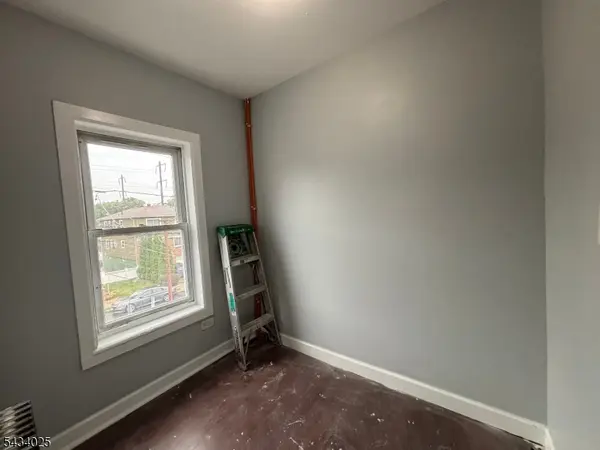 353 Fay Ave #2, Elizabeth City, NJ 07202