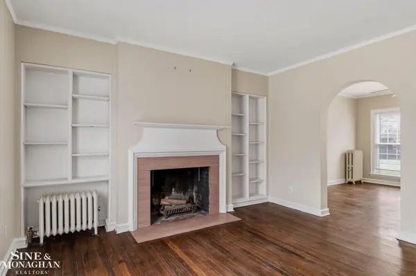 377 Rivard BLVD, Grosse Pointe, MI 48230