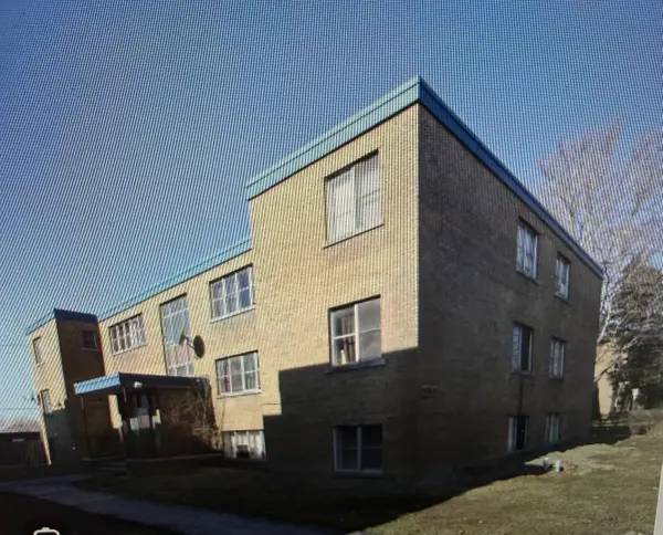 2550 Keele ST #1, Toronto W04, ON M6L 2N8
