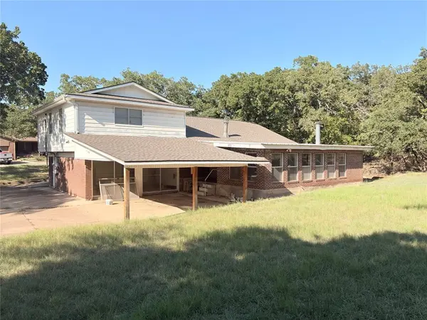 1009 11th Street NW, Mineral Wells, TX 76067