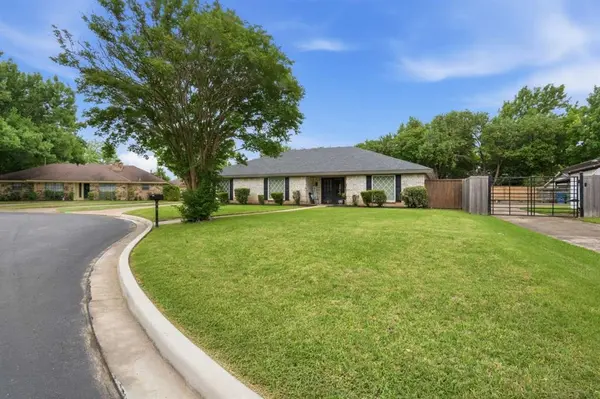 1705 Louella Court, Hurst, TX 76054