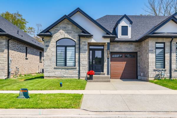 504 Royal Ridge CT, Fort Erie, ON N9V 3W4