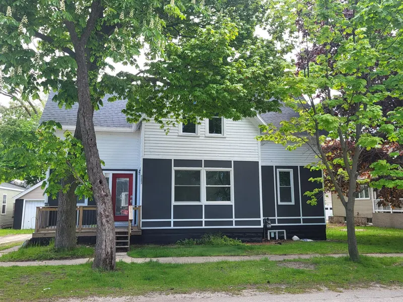 805 High ST, City Of Manistee, MI 49660