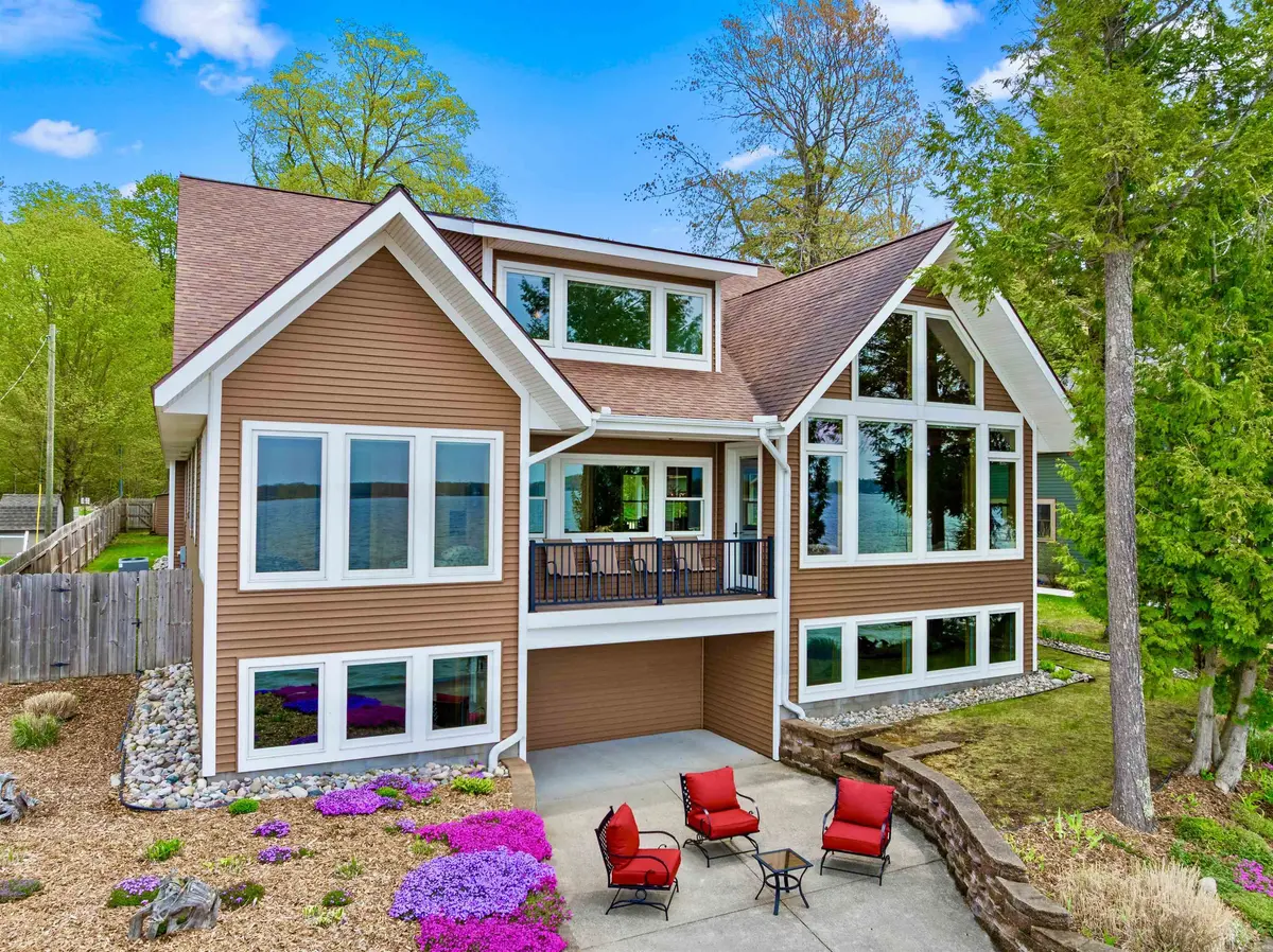 4805 E Shore DR, Coldsprings Twp, MI 49646