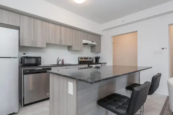 8 Culinary LN #207, Barrie, ON L9J 0T2
