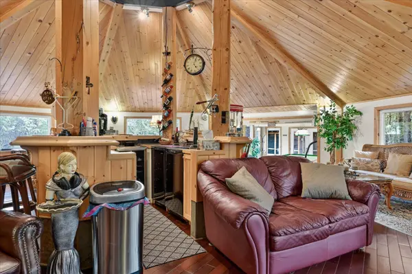 41 Cedar CRES, Kawartha Lakes, ON L0B 1K0