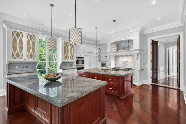36 Old Yonge ST, Toronto C12, ON M2P 1P7