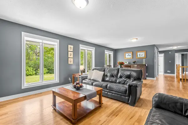 6451 Ottawa ST W, Stittsville - Munster - Richmond, ON K0A 2Z0
