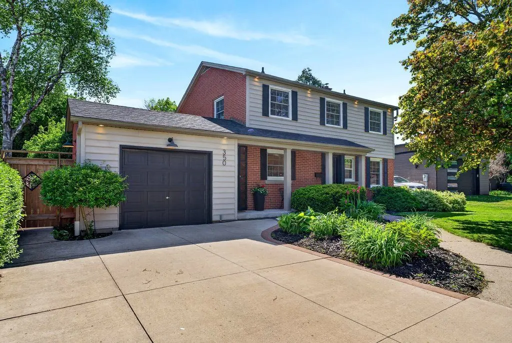 350 East Side CRES, Burlington, ON L7R 3G9