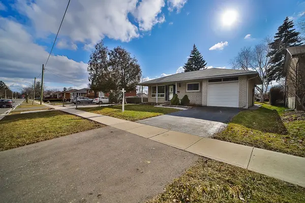 18 Harper RD #(Bsmt), Brampton, ON L6W 2W5