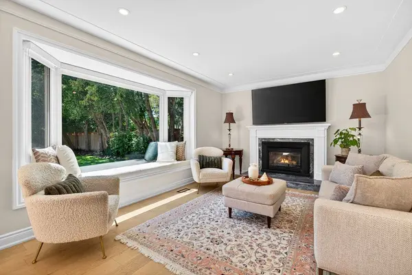 350 East Side CRES, Burlington, ON L7R 3G9