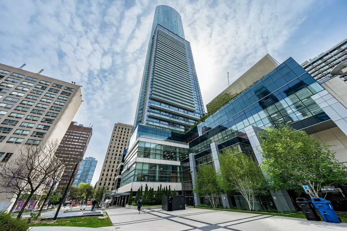 388 Yonge ST #7105, Toronto C01, ON M5B 0A4