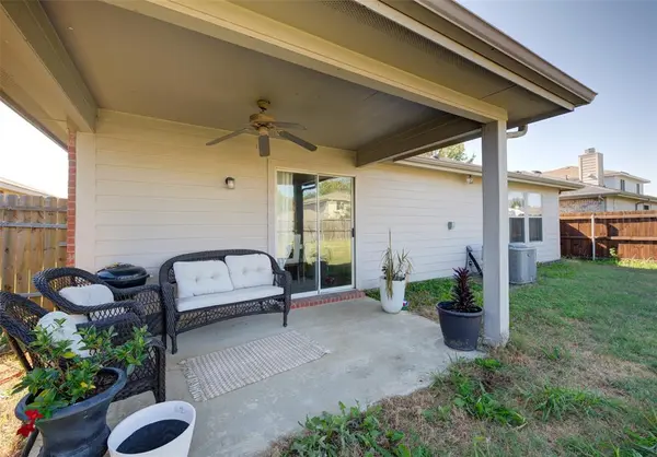 8817 King Ranch Drive, Cross Roads, TX 76227