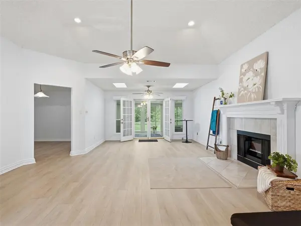 6065 Autumn Hills Drive, Fort Worth, TX 76140
