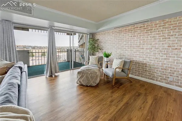 411 Lakewood CIR #A802, Colorado Springs, CO 80910