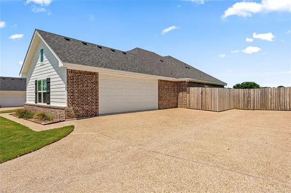 10117 Castleberry Lane, Waco, TX 76712