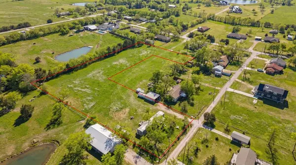 610 N 9th Street, Gunter, TX 75058
