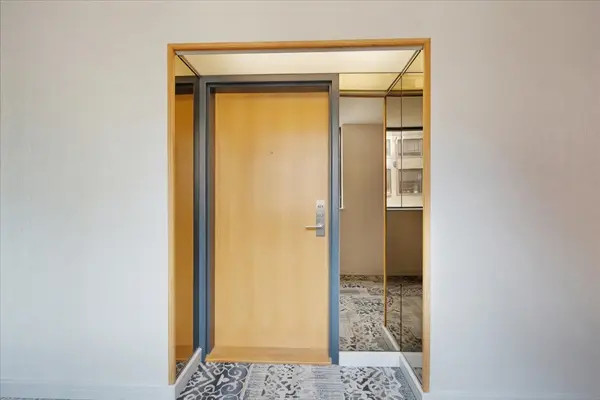 80 Front ST E #424, Toronto C08, ON M5E 1T4