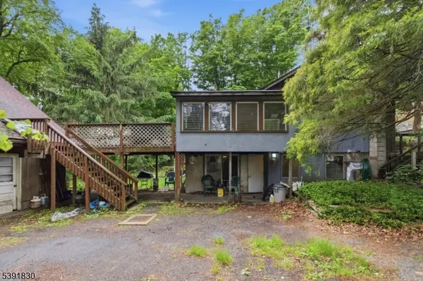 193 Monroe Trl, Hopatcong Boro, NJ 07843
