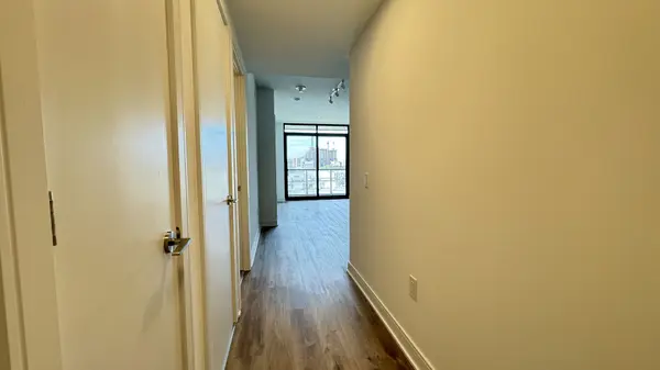 86 Dundas ST E #423, Mississauga, ON L5A 1W4