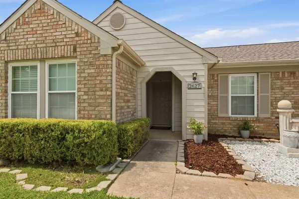 2627 Bayberry Lane, Euless, TX 76039