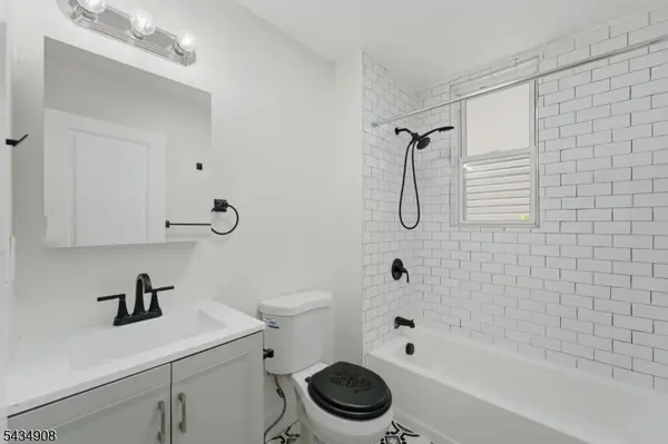 148 N 15Th St, East Orange City, NJ 07017