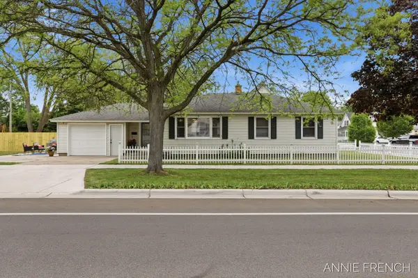 510 Van Raalte AVE, Holland City, MI 49423